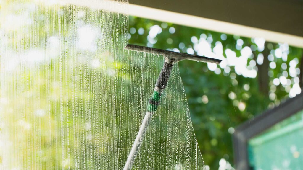 Glas und Fensterreinigung